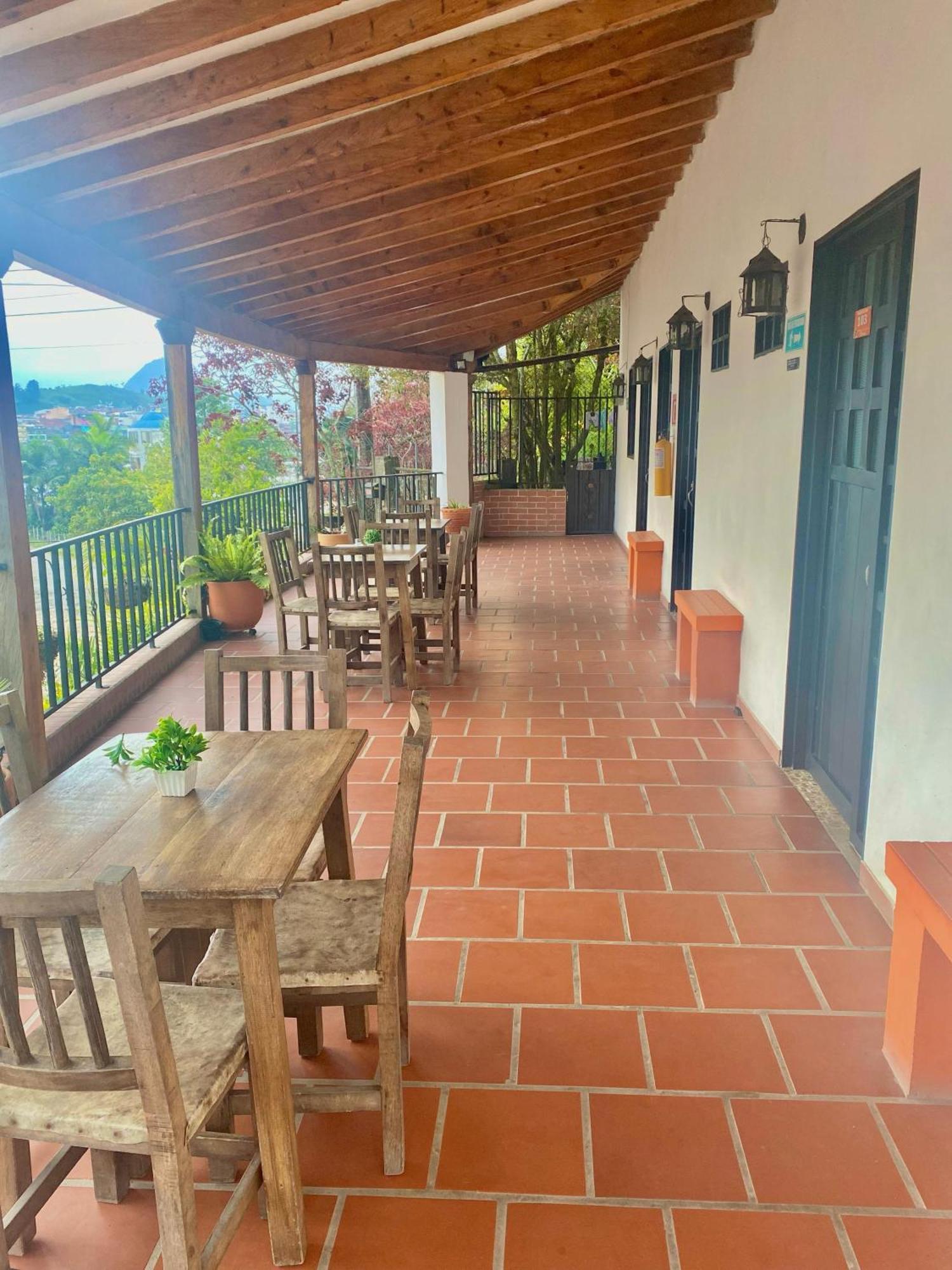 ホテル Balcones De La Casona Guatapé エクステリア 写真