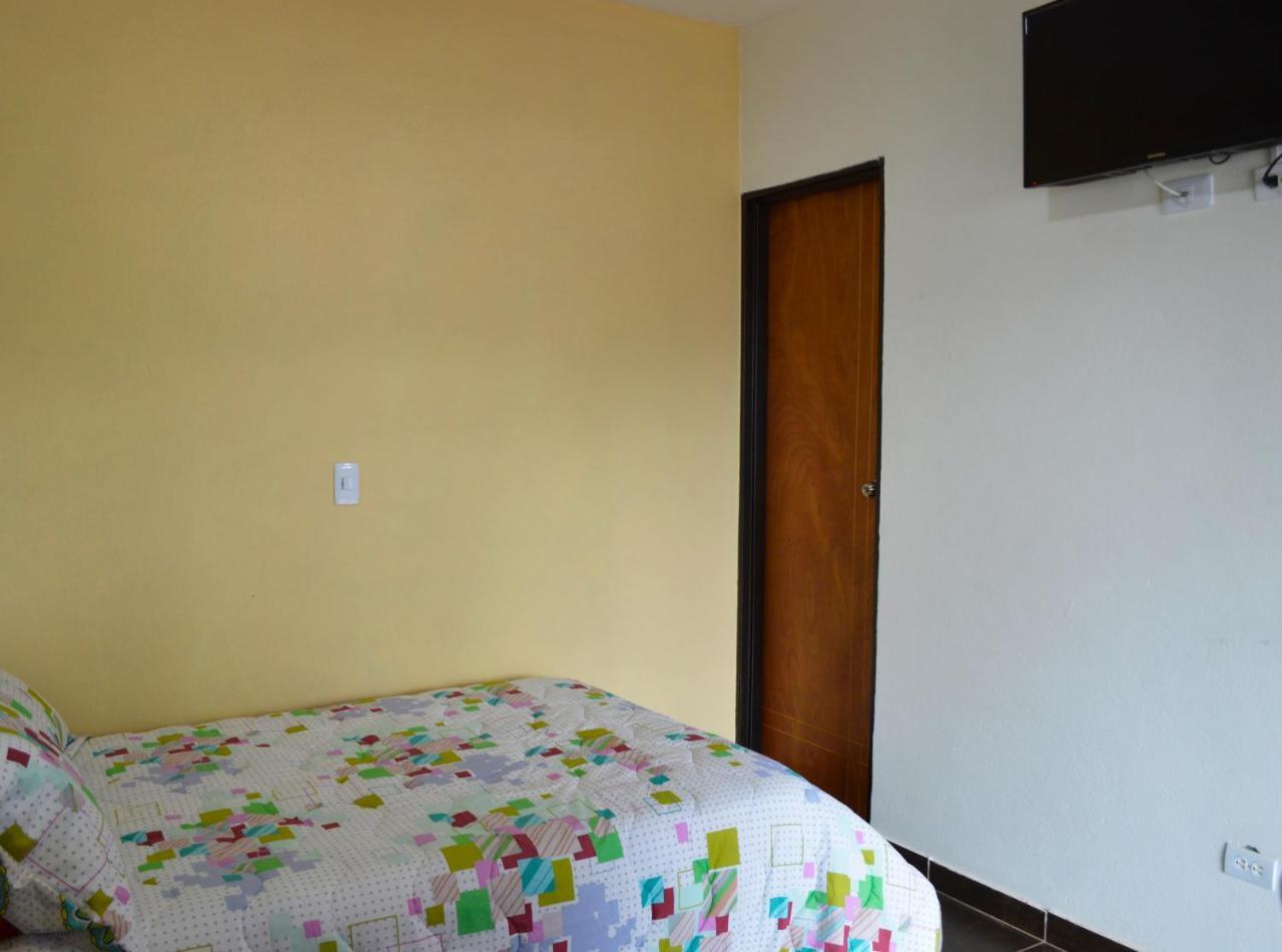 ホテル Balcones De La Casona Guatapé エクステリア 写真