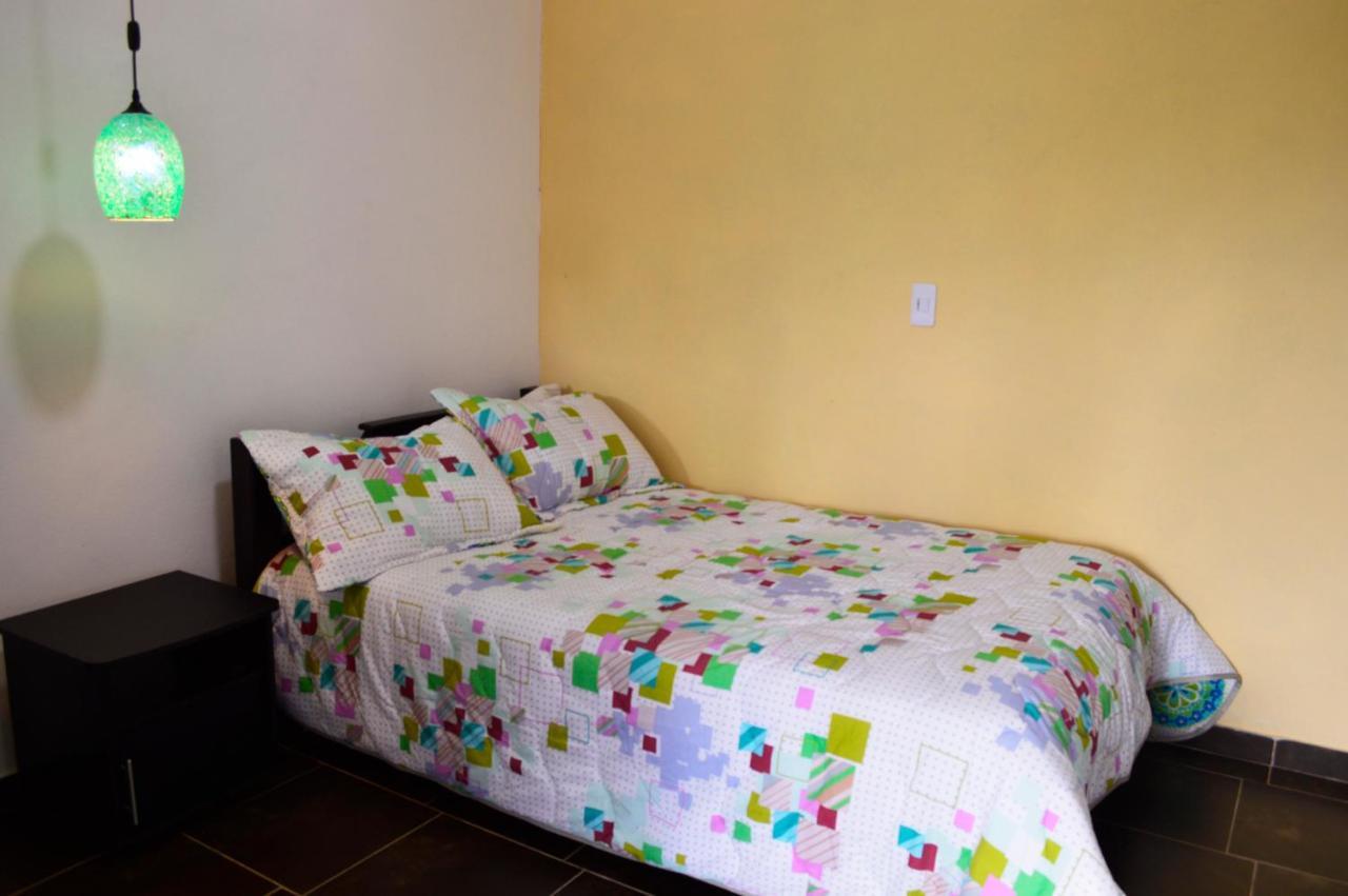 ホテル Balcones De La Casona Guatapé エクステリア 写真