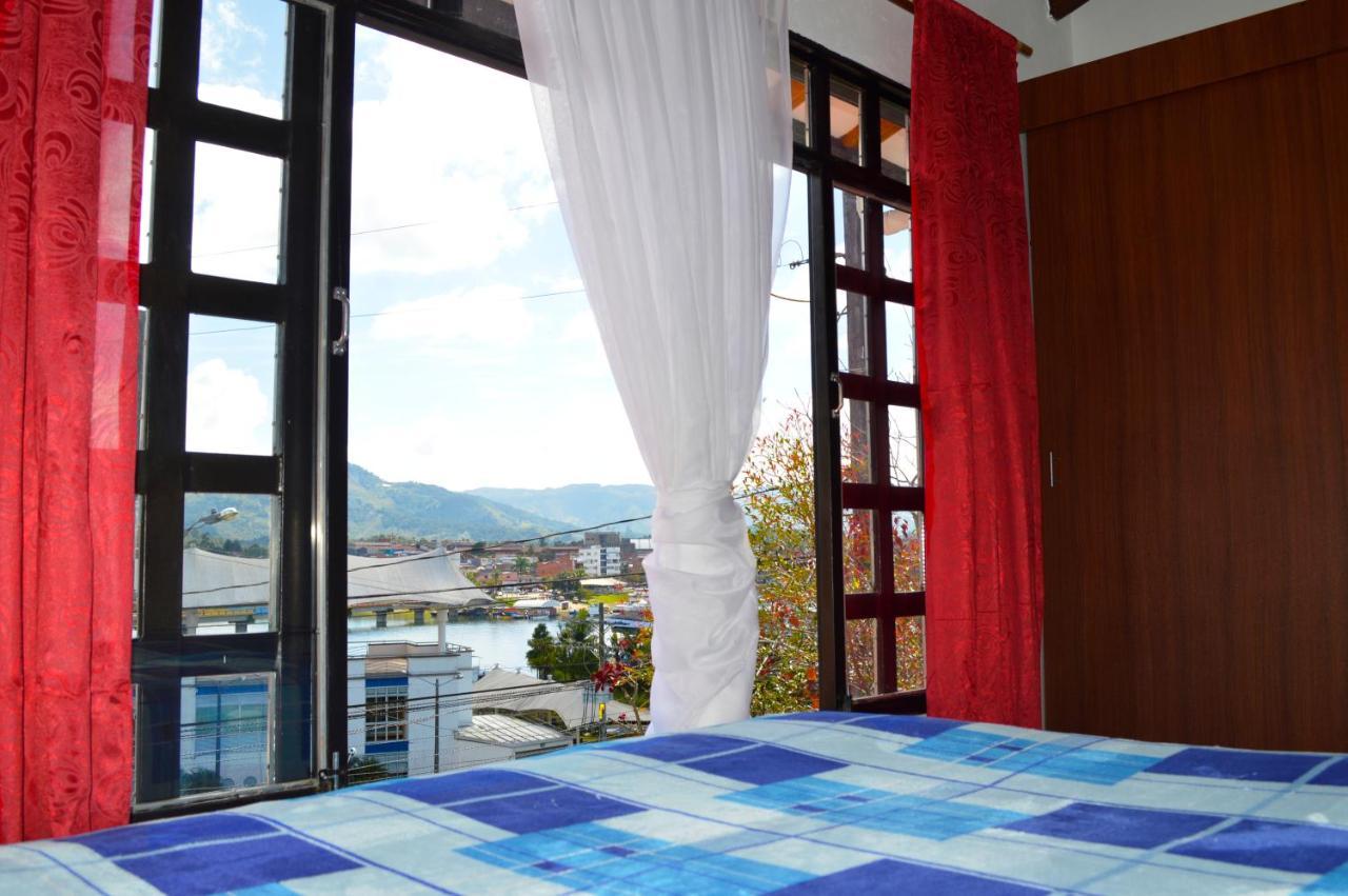 ホテル Balcones De La Casona Guatapé エクステリア 写真