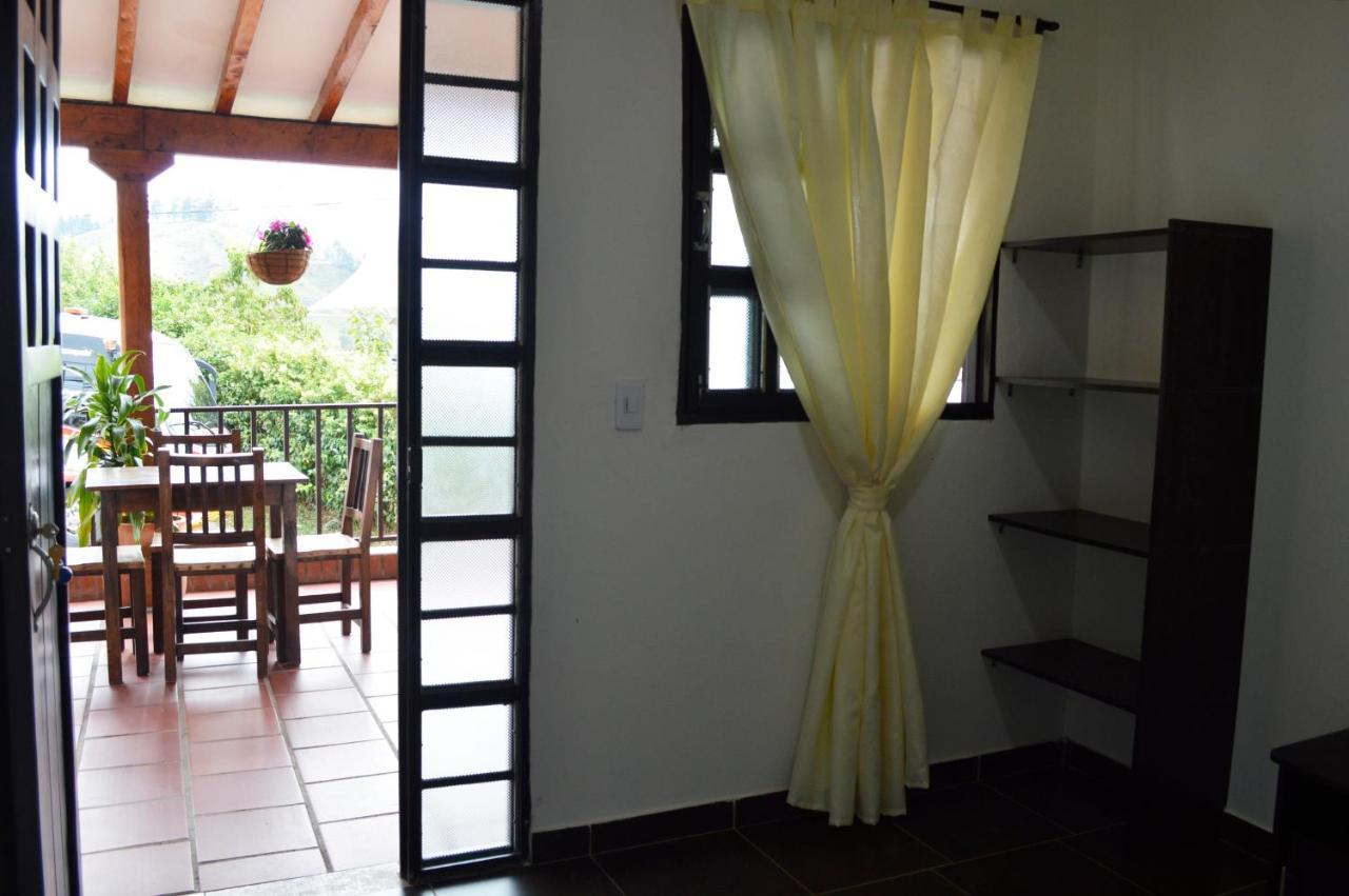 ホテル Balcones De La Casona Guatapé エクステリア 写真